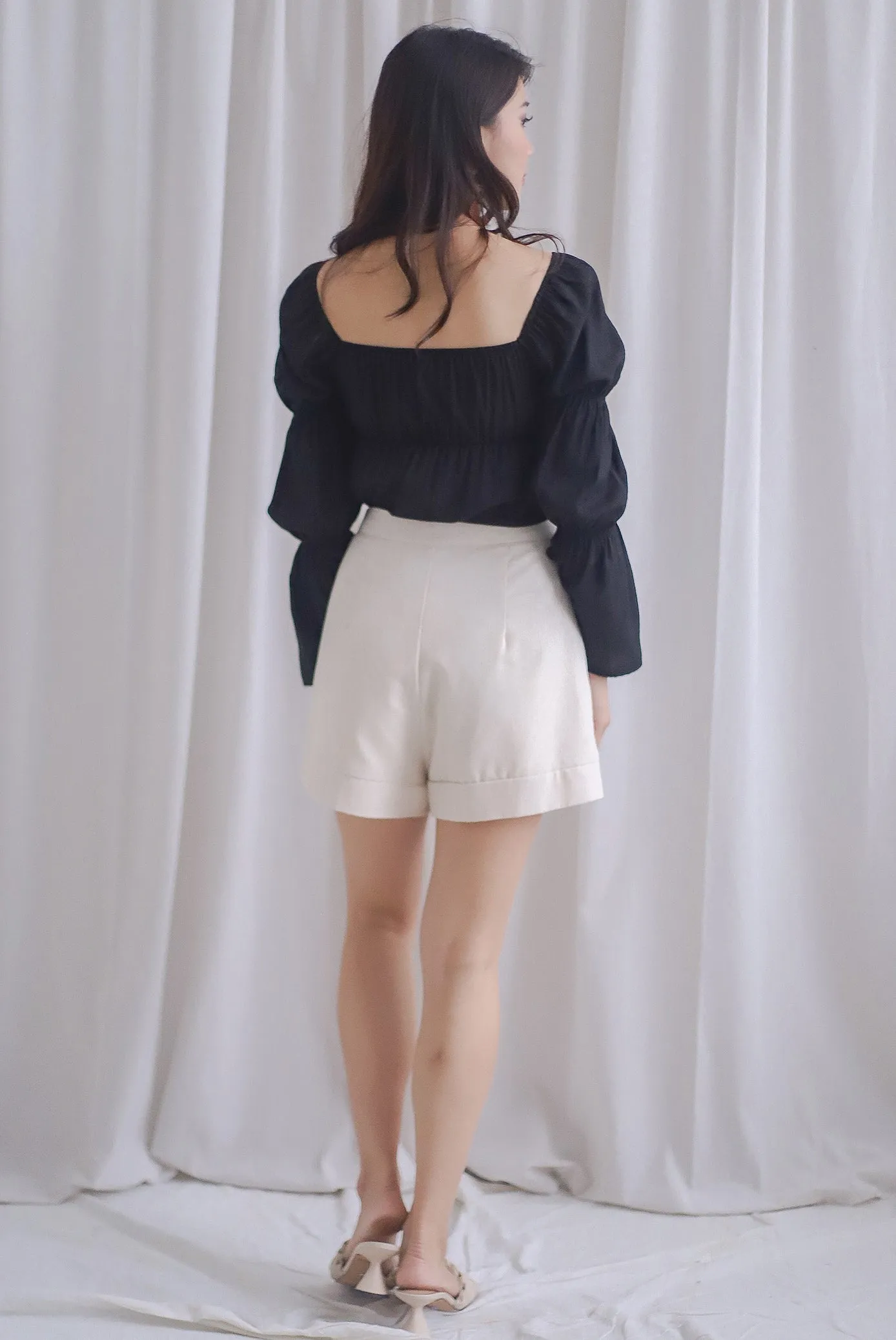 Morgana Ruched Tunic Top In Black