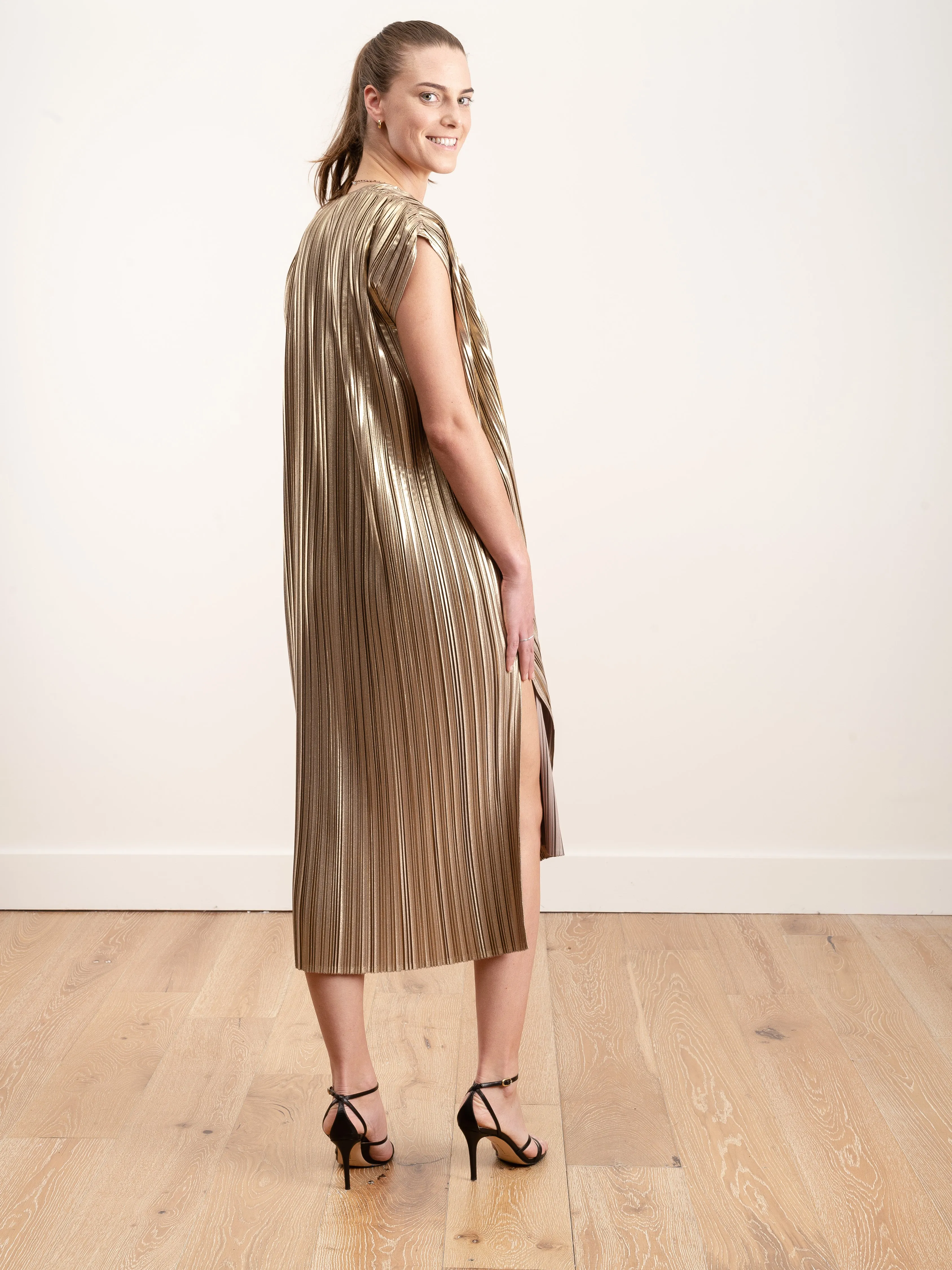 plisse caftan - gold