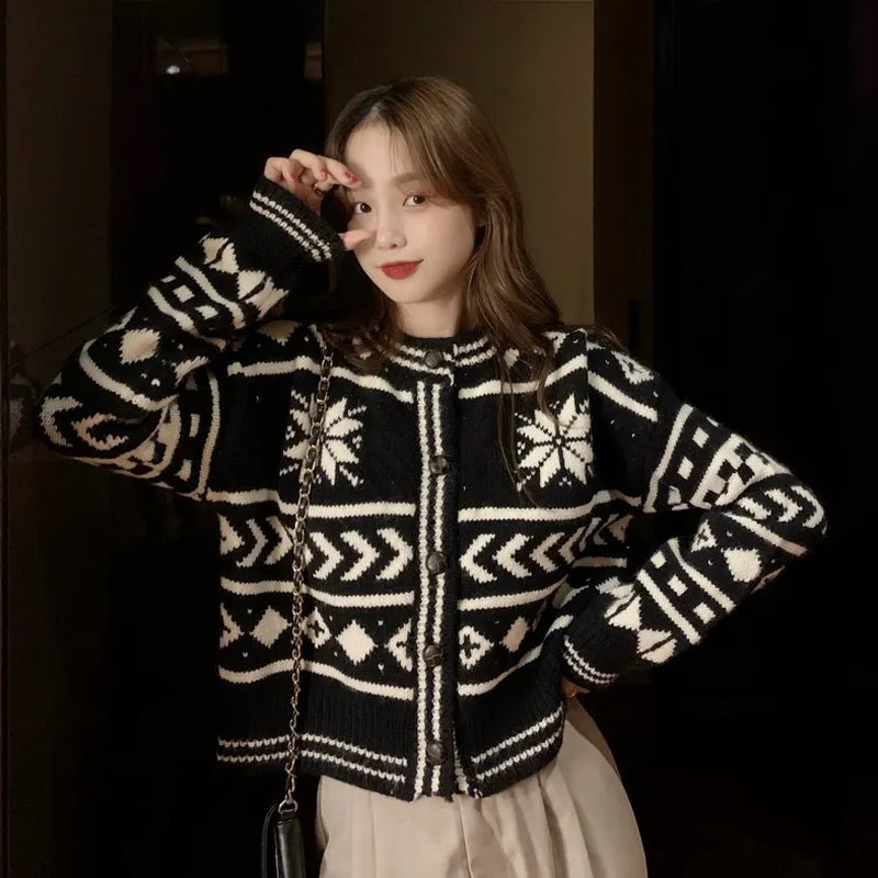 "BLACK WHITE PATTERN SWEATER" CARDIGAN N102106