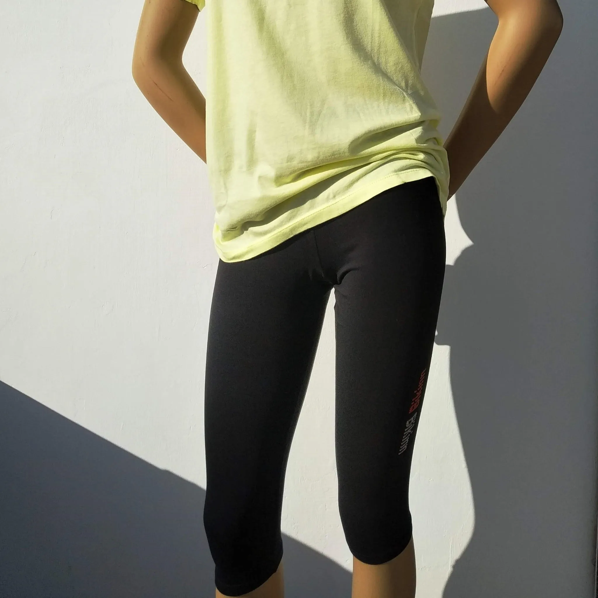 Rhinestone Bling-Bling Capri Leggings