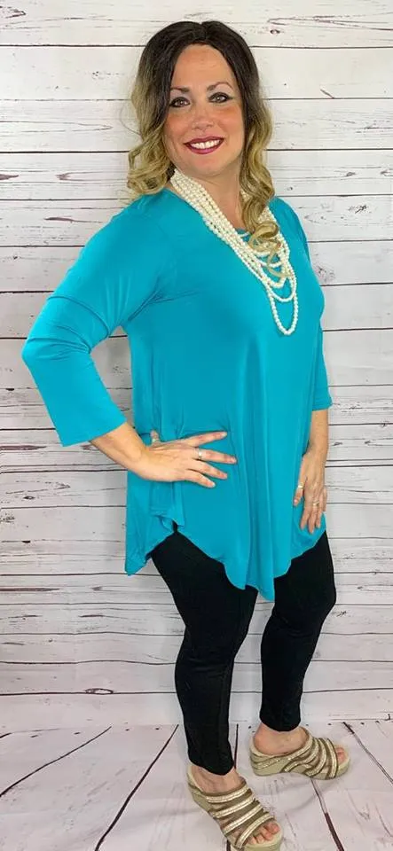 S/M : Turquoise Scoop Tunic