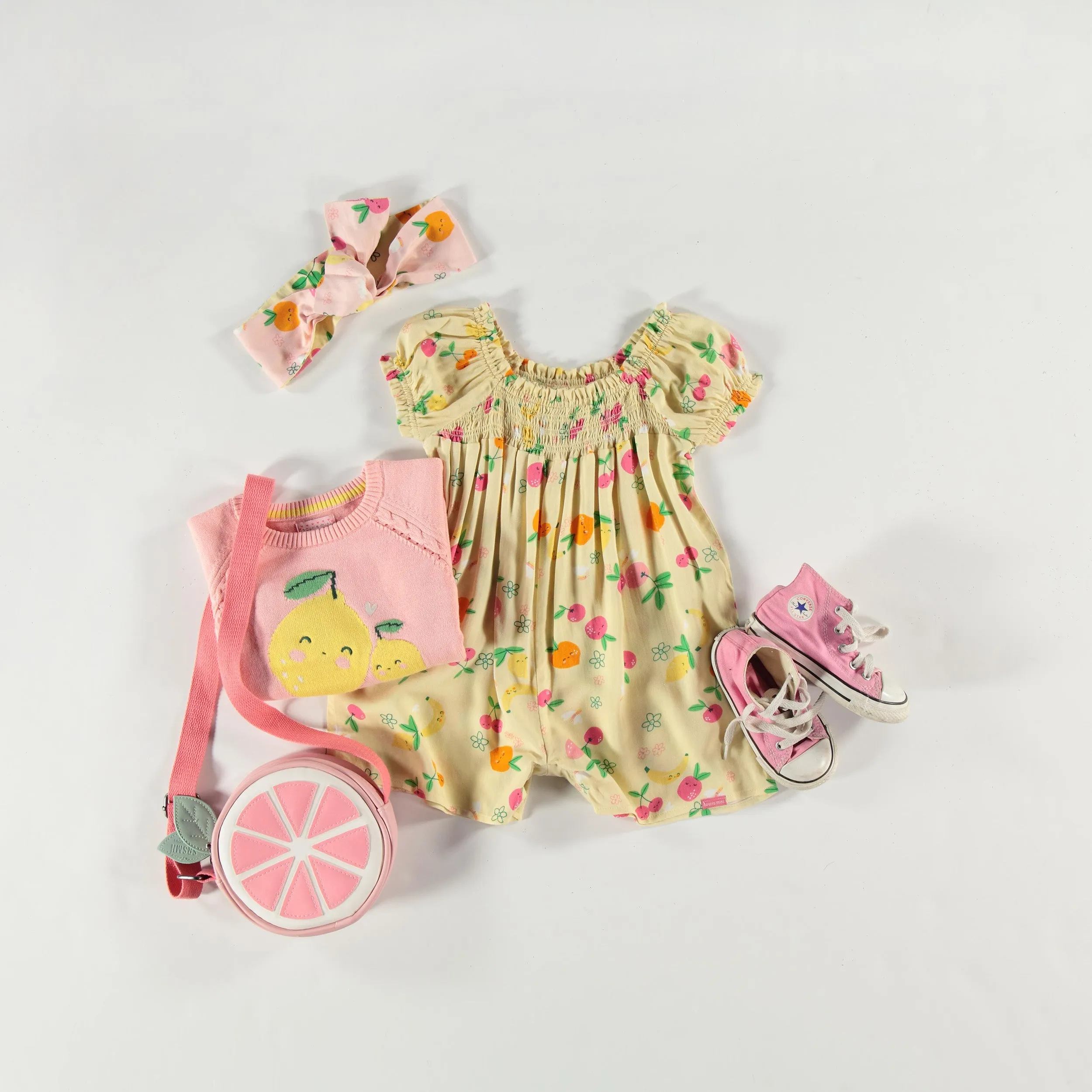 Une-pièce jaune en viscose à motifs de fruits, bébé || Yellow one-piece in viscose with fruit all over print, baby
